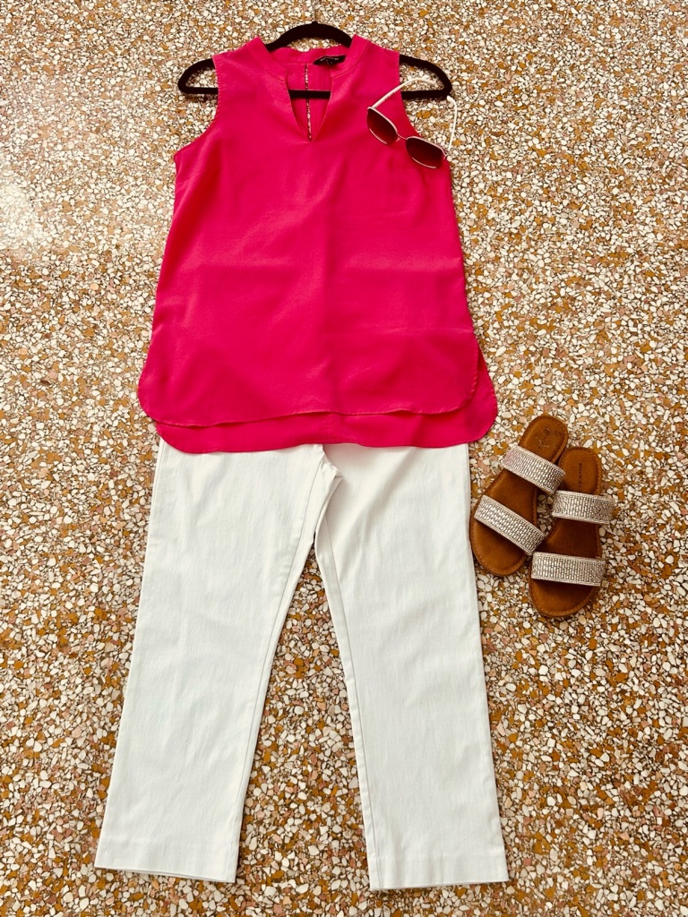 Banana Republic Fuchsia Sleeveless V-Neck Blouse